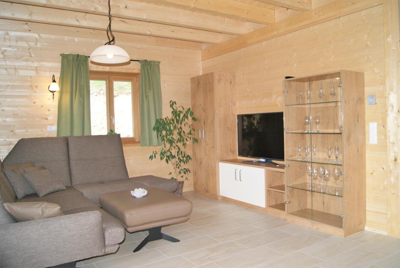 Chalet mit Sauna, Hot Pot und Kamin, ruhige Lage am Waldrand Pöllauberg Extérieur photo