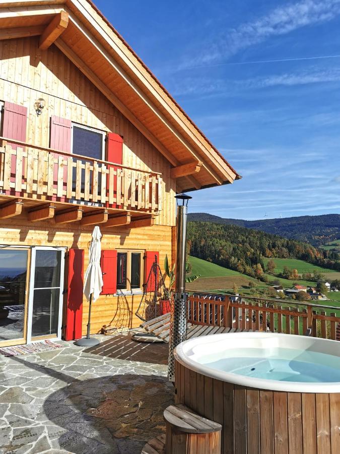 Chalet mit Sauna, Hot Pot und Kamin, ruhige Lage am Waldrand Pöllauberg Extérieur photo